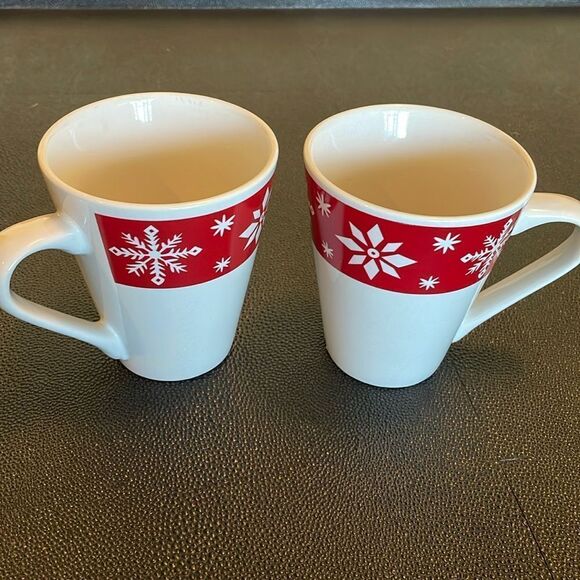 Royal Norfolk Two Mugs white with snowflakes - Picture 1 of 4